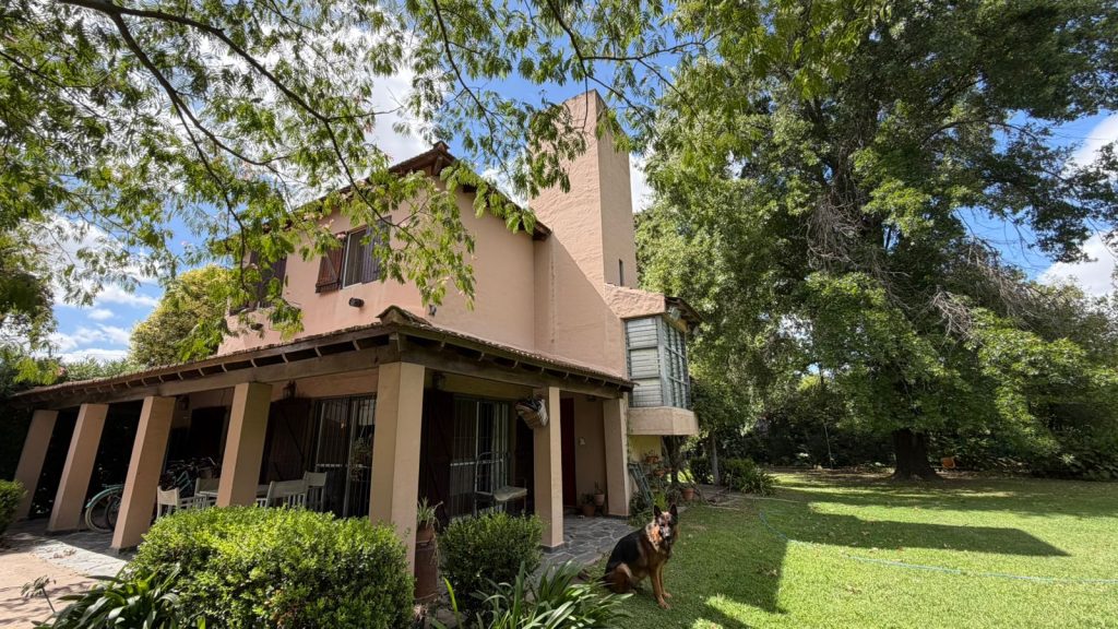 Casa En Venta, Robles del Monarca.