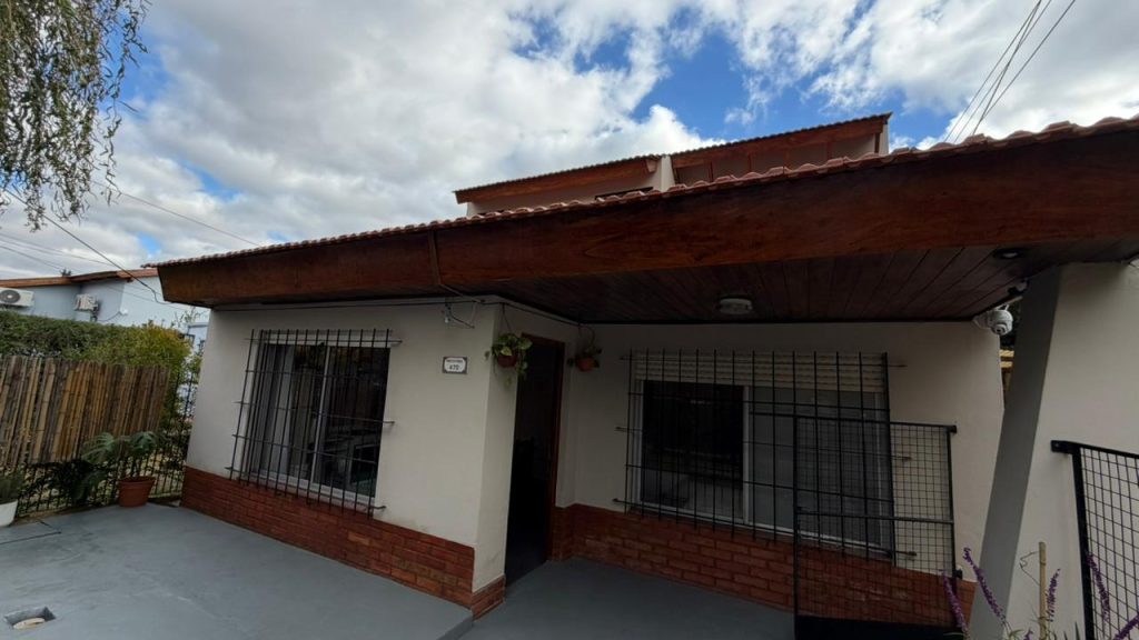 Necochea 400, Villa Morra, Pilar.