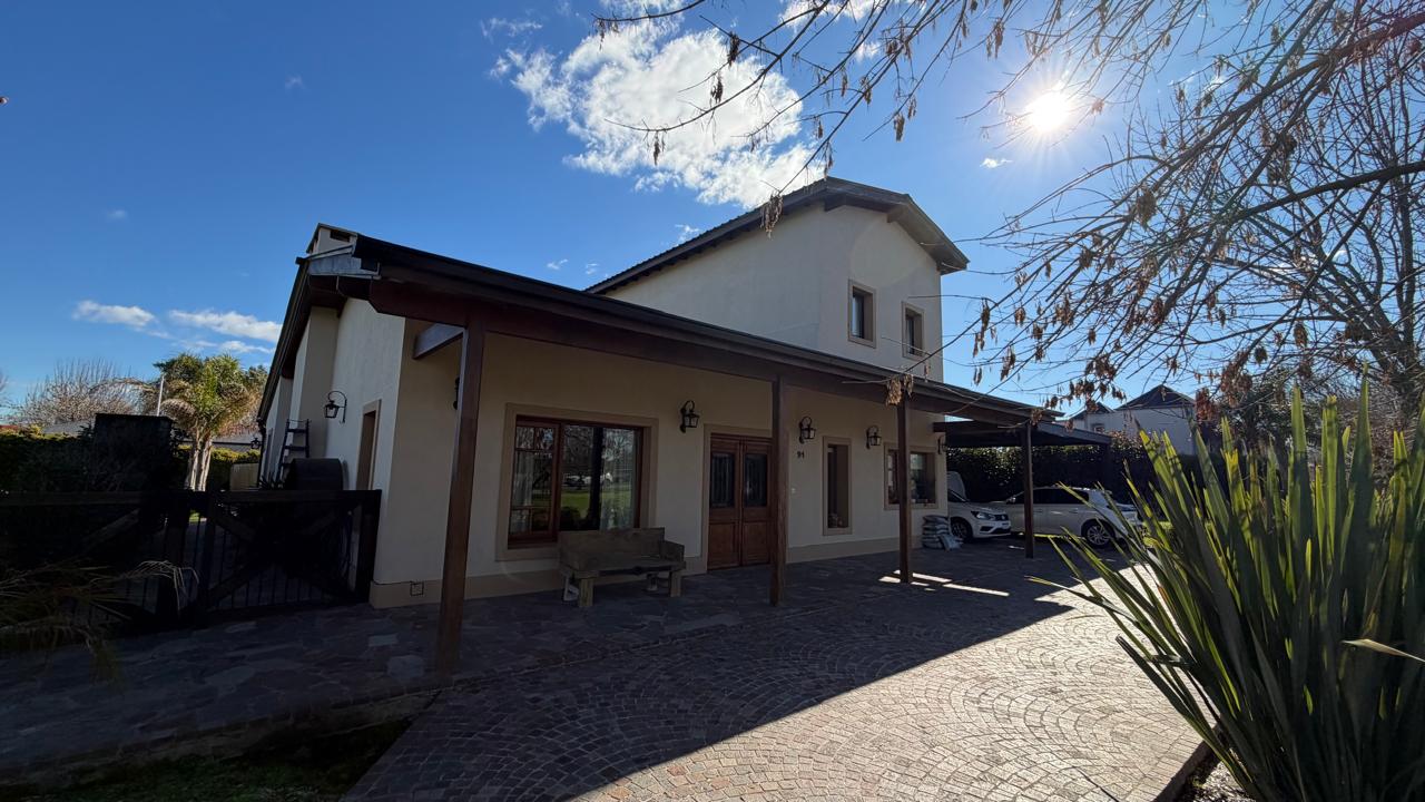 Casa En Venta, Los Jazmines. Pilar - Image 2